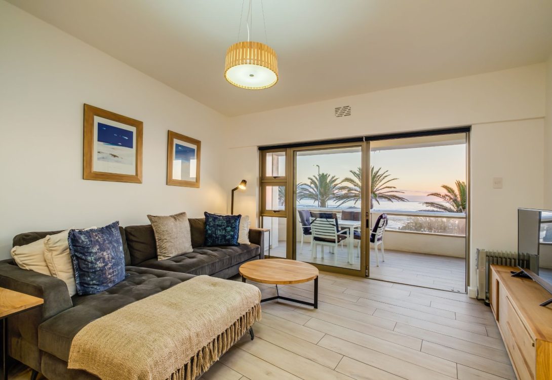 Sundowner-Views-Sea-Point-Apartment-20-1090×750