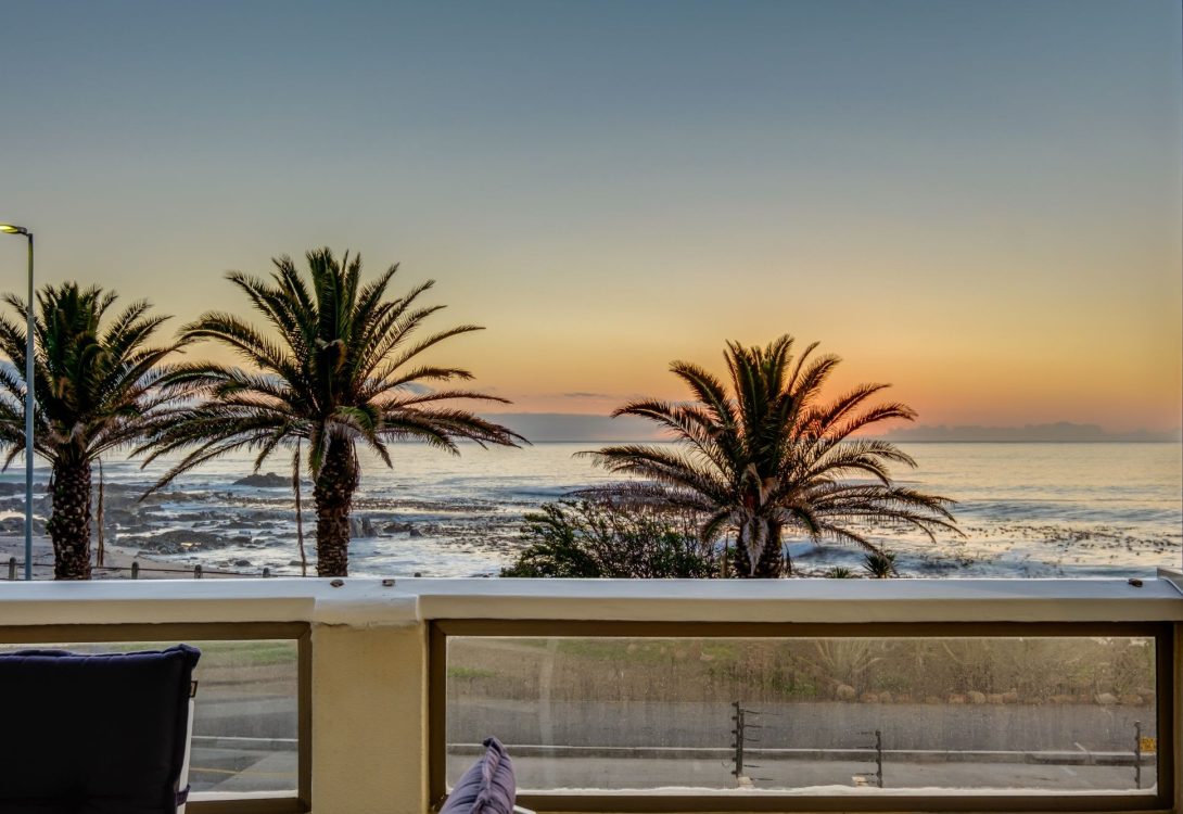 Sundowner-Views-Sea-Point-Apartment-23-1090×750
