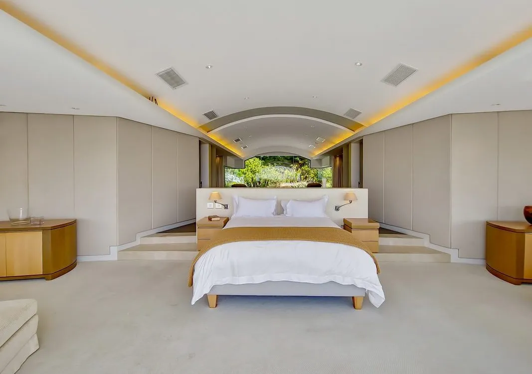 The-Midden-Constantia-Villa-Love-Island-1-1067×750