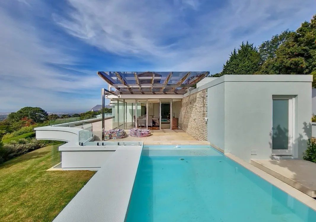 The-Midden-Constantia-Villa-Love-Island-32-1067×750