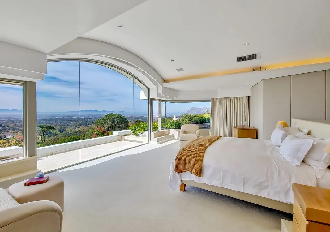 The-Midden-Constantia-Villa-Love-Island-7-1067×750