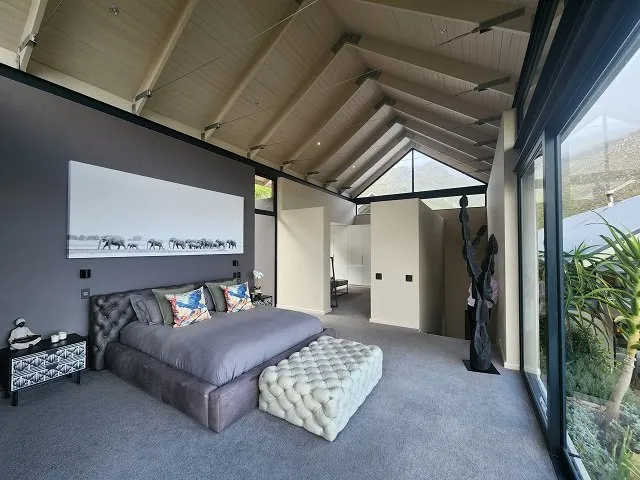 The-Silent-Hill-Tierboskloof-Hout-Bay-Villa-7