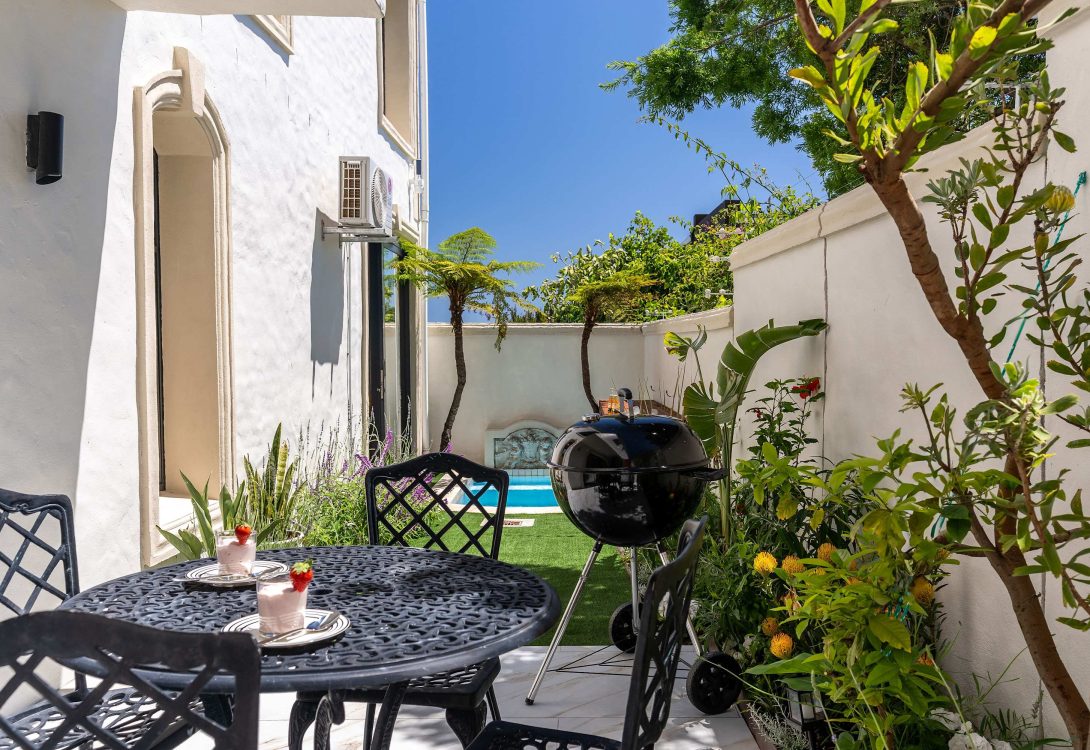 Villa-Iparadesi-Camps-Bay-Pool-Panoramic-Views-41-1090×750