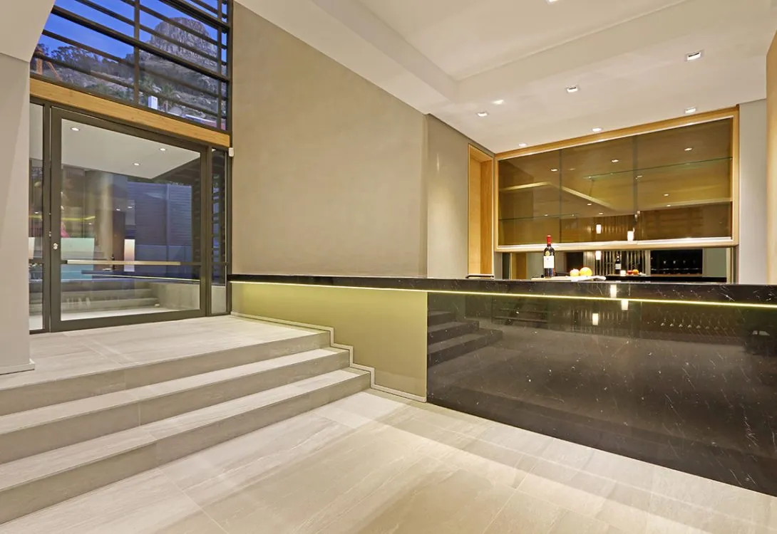 Villa-Quartza-De-Wet-Villa-Bantry-Bay-1-11-1090×750