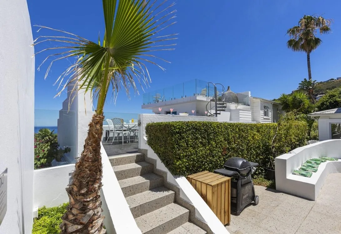 imgi_102_Clifton-Petite-Villa-Shared-Spaces-Fire-Pit-2-1090×750