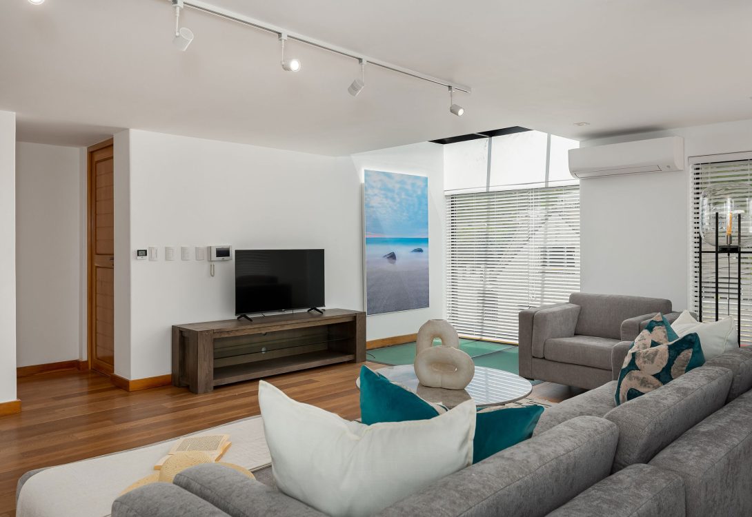 imgi_11_Skye-Haven-Hout-Bay-Villa-14-1090×750