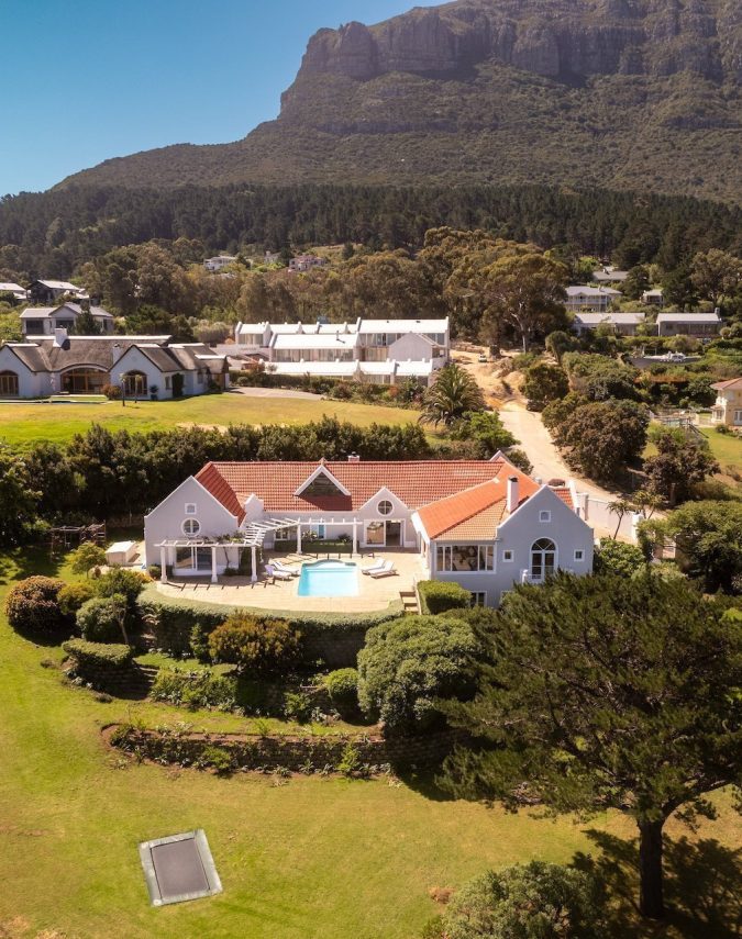 imgi_12_Hout-Bay-Sublime-Villa-68-675×855