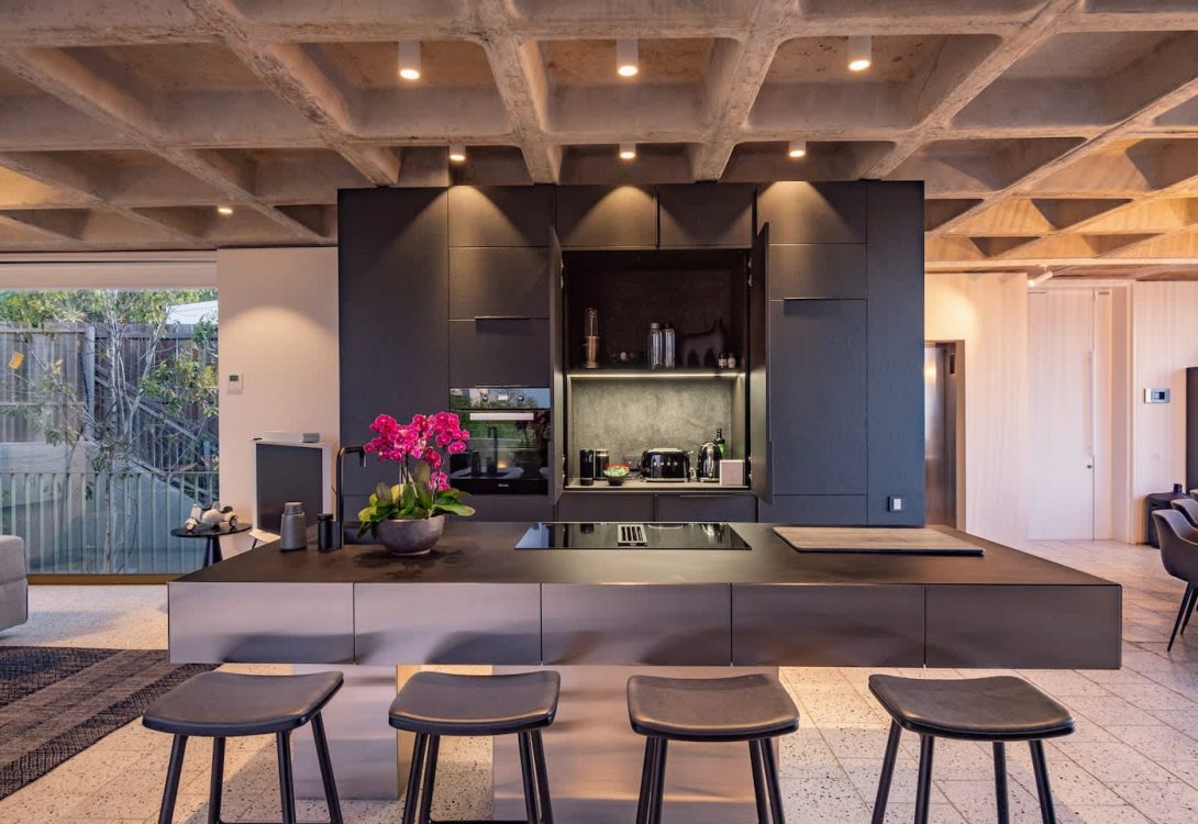 imgi_14_Luna-Azul-Penthouse-Ultra-luxury-in-Sea-Point-17-1-1090×750