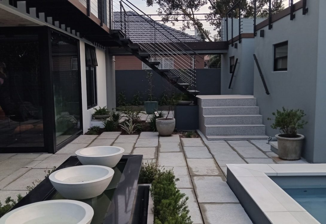 imgi_16_Avant-Garde-Hout-Bay-Villa-9-1090×750