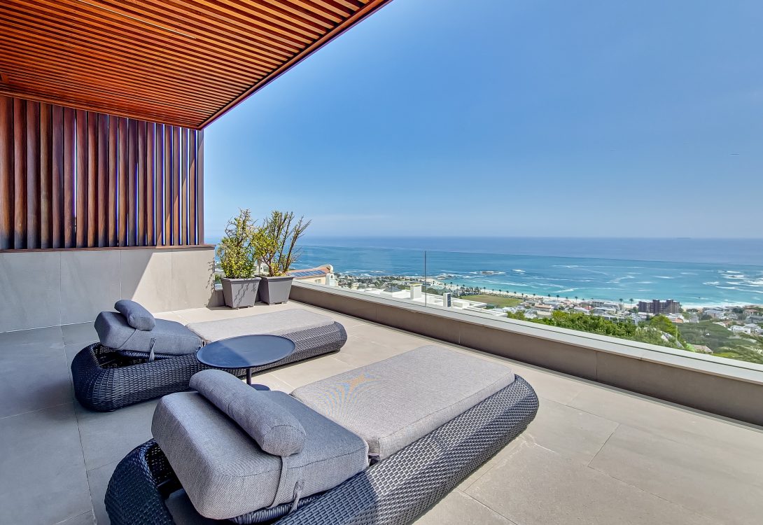 imgi_16_Lijaro-Villa-Camps-Bay-18-1090×750