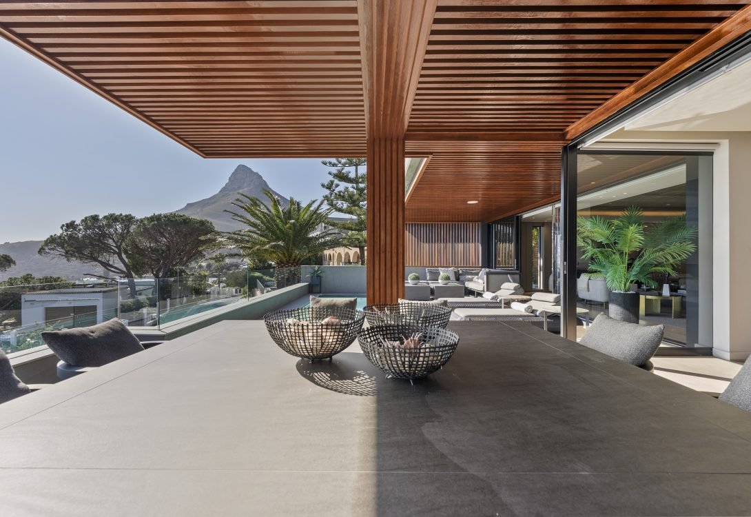 imgi_17_Lijaro-Villa-Camps-Bay-4-1090×750 (1)