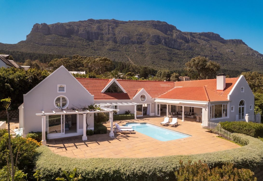 imgi_18_Hout-Bay-Sublime-Villa-70-1090×750