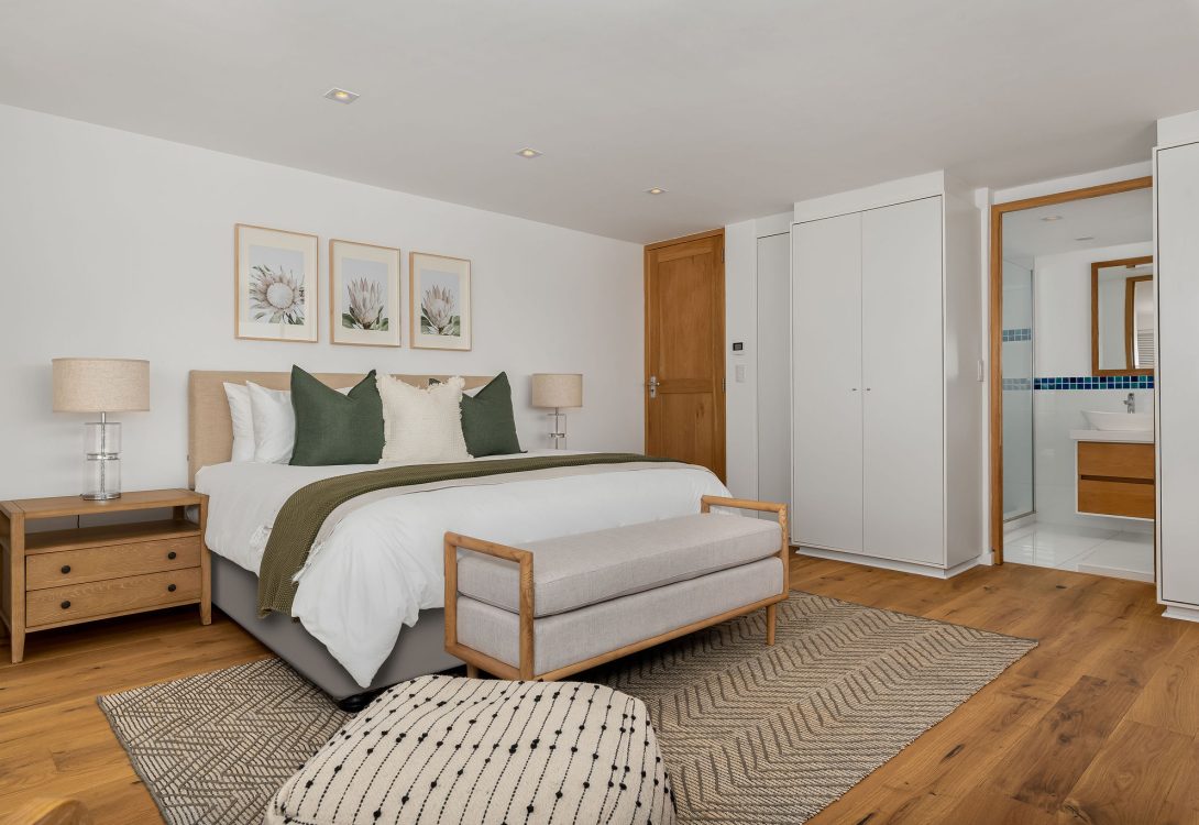 imgi_21_Skye-Haven-Hout-Bay-Villa-18-1090×750