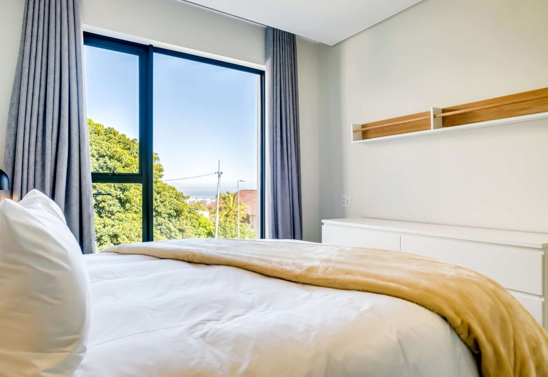 imgi_22_Charming-Coastal-Escape-Marula-One-Sea-Point-1-28-1090×750