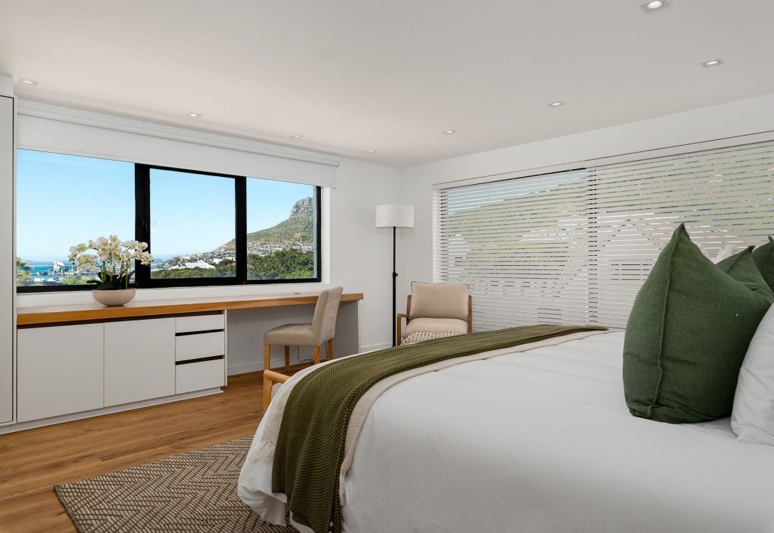 imgi_22_Skye-Haven-Hout-Bay-Villa-15-1090×750