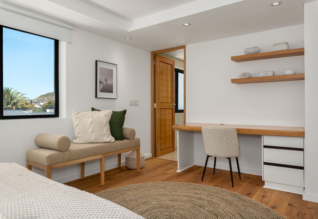 imgi_23_Skye-Haven-Hout-Bay-Villa-20-1090×750