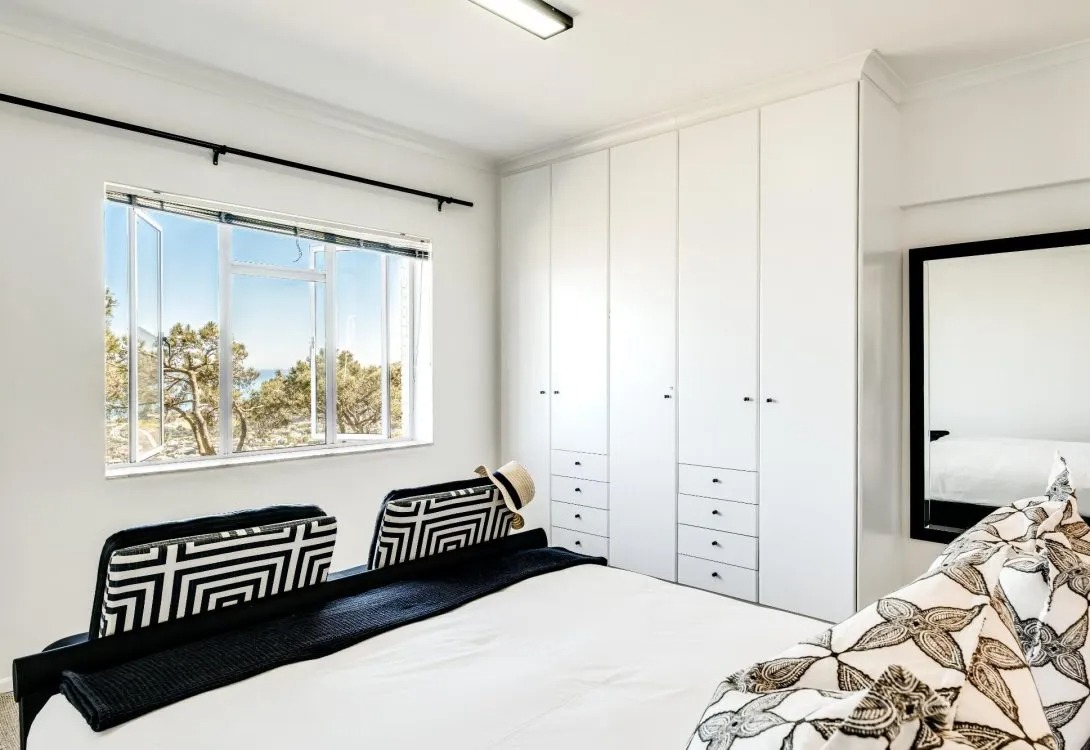 imgi_24_Bayview-Rise-Camps-Bay-apartment-9-1090×750