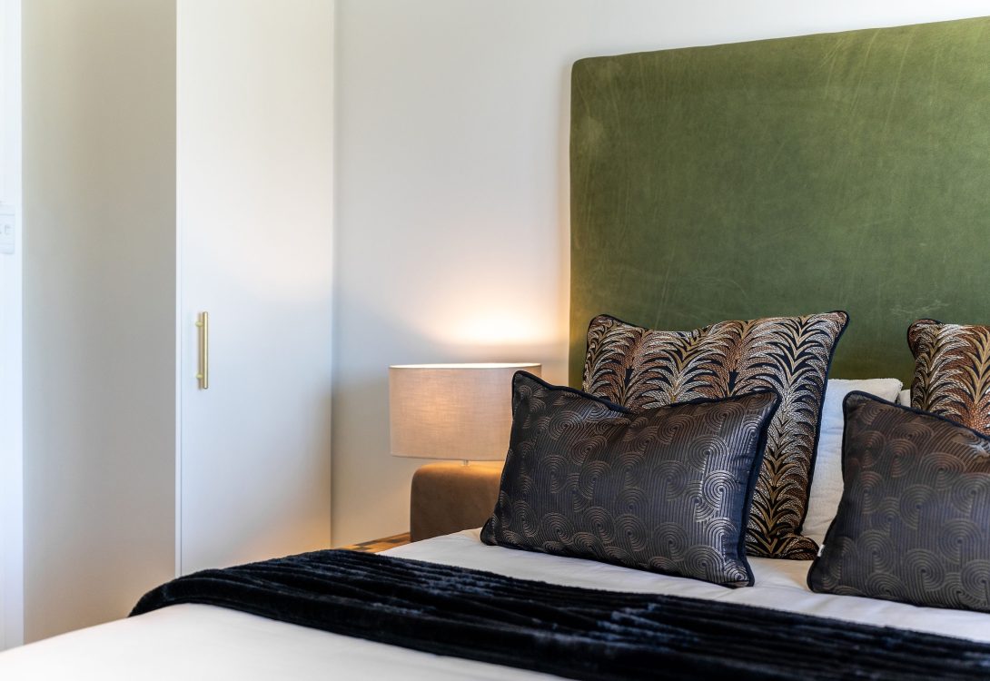 imgi_24_Diamond-Views-Luxury-Sea-Point-Apt-with-views-22-1090×750