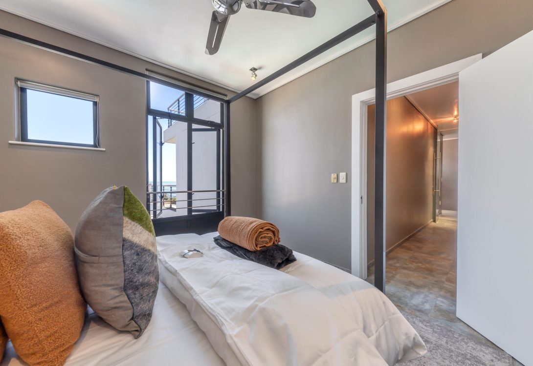 imgi_25_Atlantic-Views-503-Sea-Point-9-1090×750