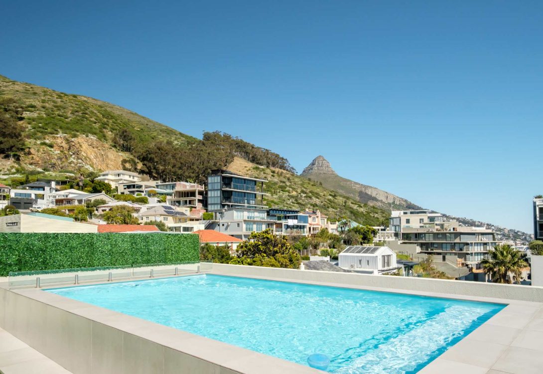 imgi_25_Charming-Coastal-Escape-Marula-One-Sea-Point-1-2-1090×750