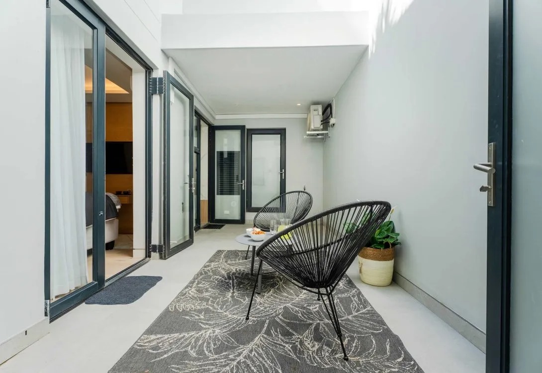 imgi_26_Terrace-Royale-Apartment-in-Camps-Bay-27-1090×750