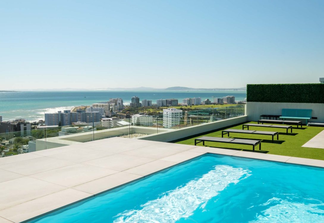 imgi_27_Charming-Coastal-Escape-Marula-One-Sea-Point-1-8-1090×750