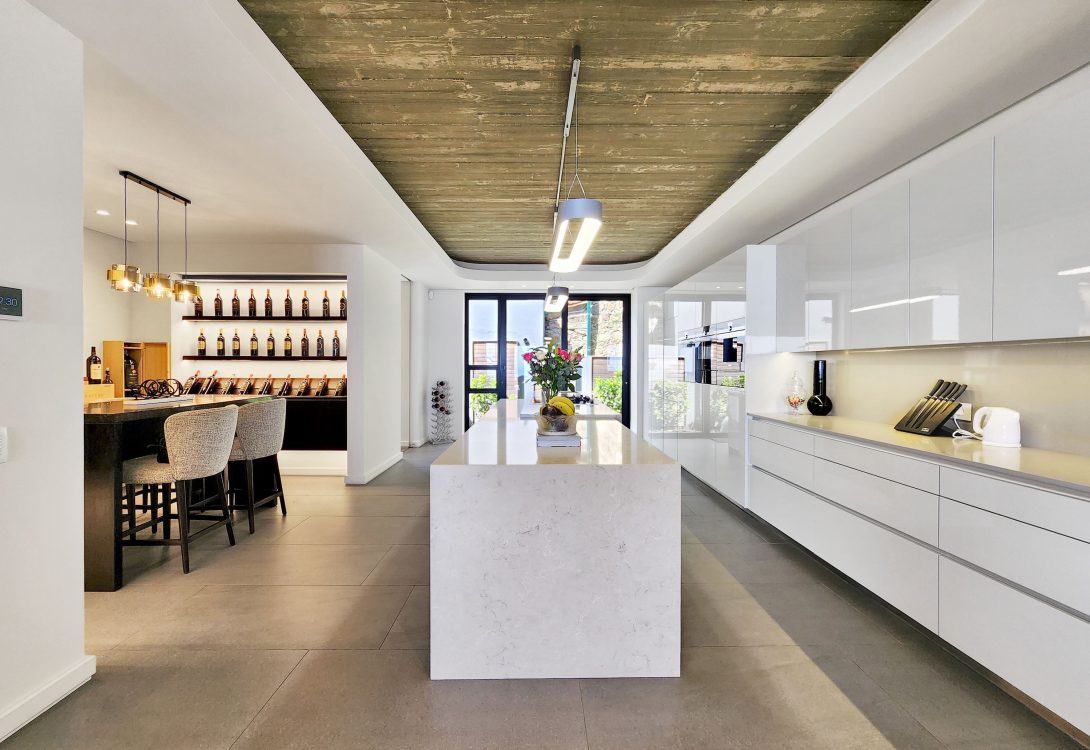 imgi_29_Lijaro-Villa-Camps-Bay-52-1090×750