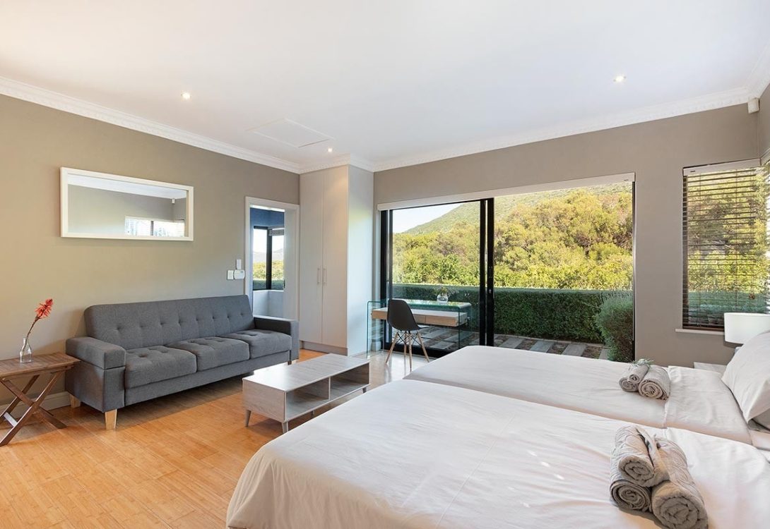 imgi_31_Sandy-Bay-Villa-Llandudno-Hout-Bay-1-36-1090×750