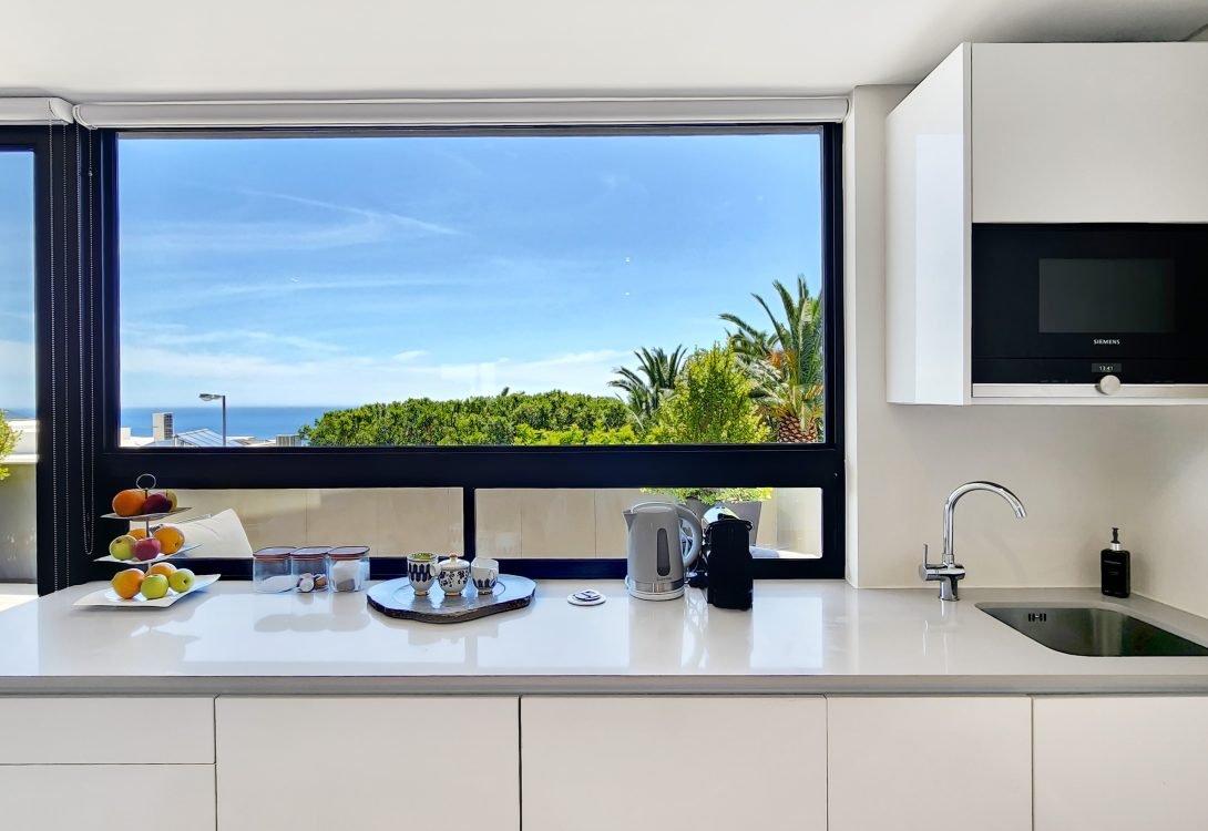 imgi_32_Lijaro-Villa-Camps-Bay-48-1090×750