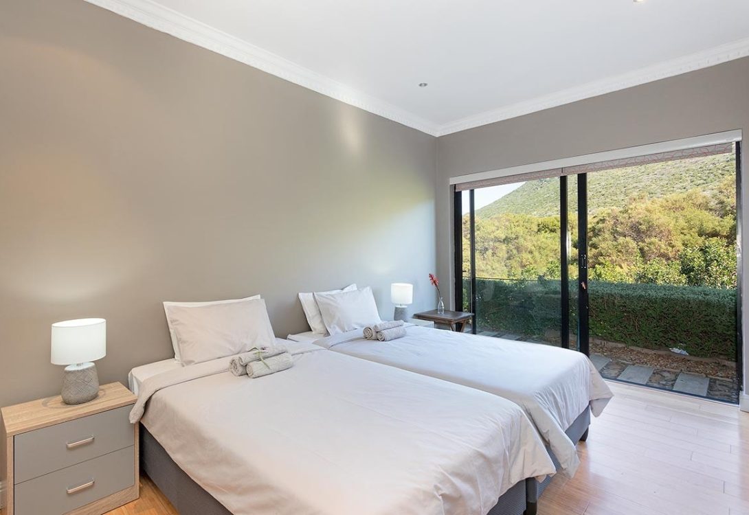 imgi_32_Sandy-Bay-Villa-Llandudno-Hout-Bay-1-37-1090×750