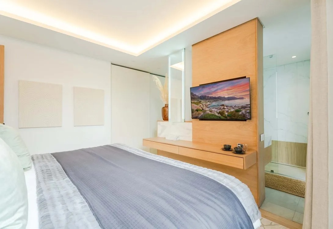 imgi_33_Terrace-Royale-Apartment-in-Camps-Bay-30-1090×750