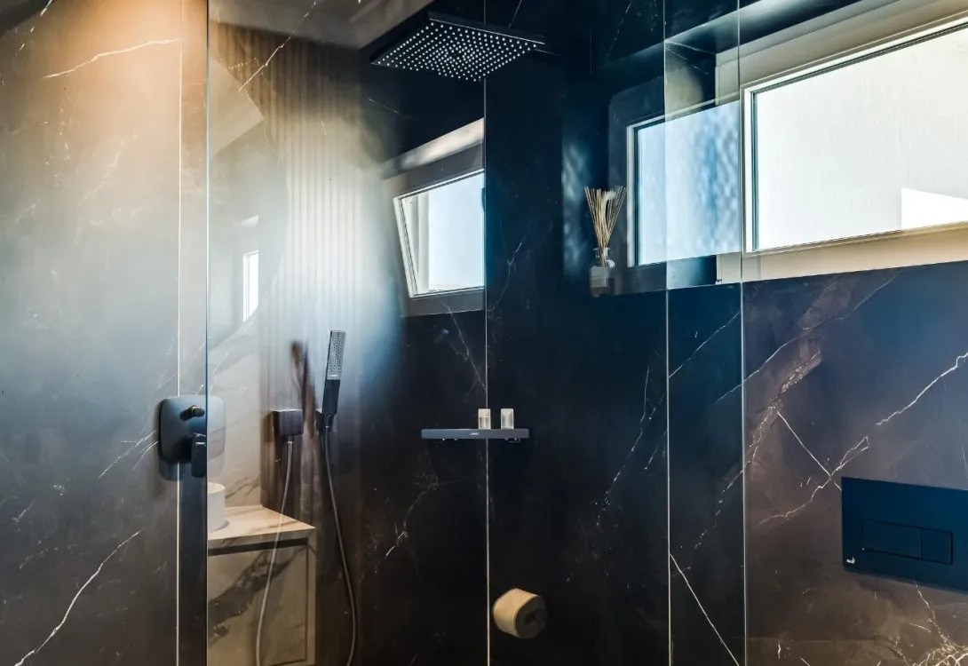 imgi_36_Aqua-Terra-Camps-Bay-3-1090×750