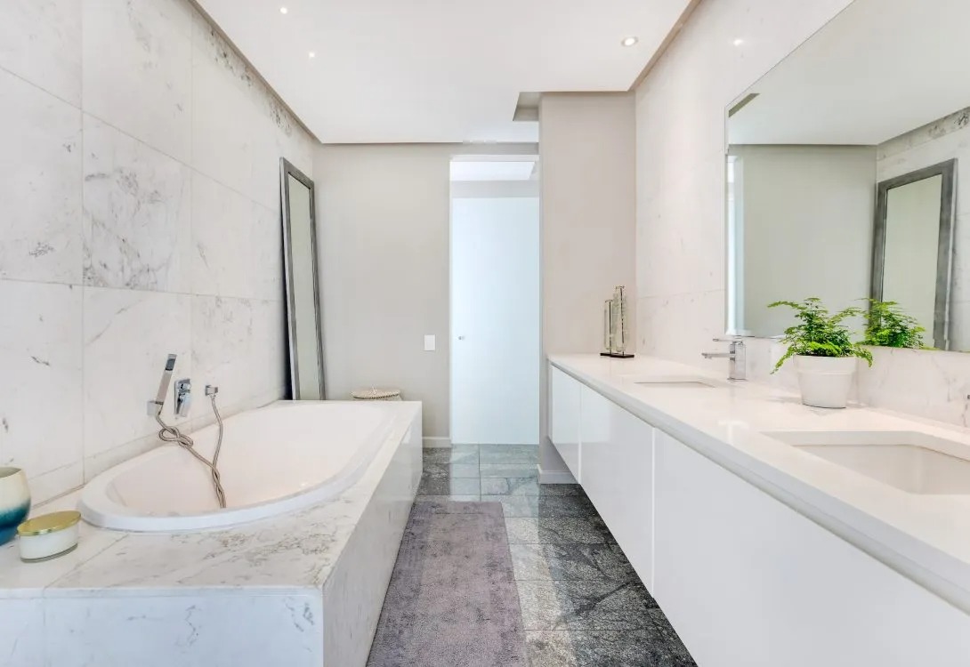 imgi_39_Little-Glen-Views-Camps-Bay-4-1090×750