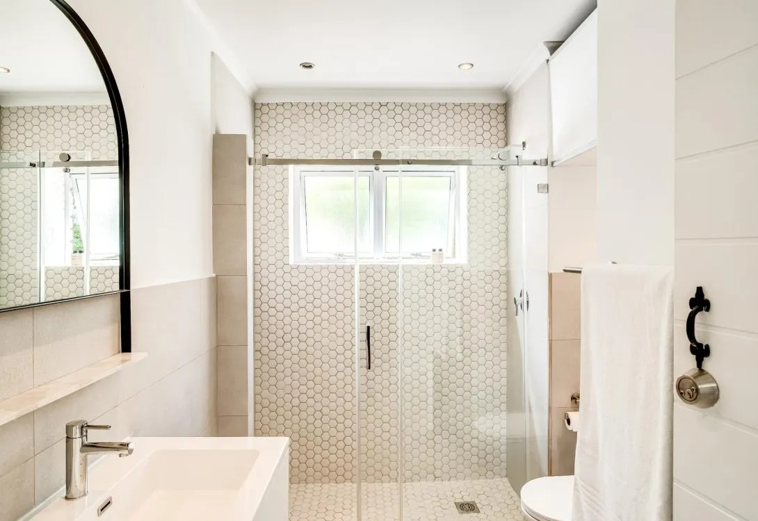 imgi_3_Bayview-Rise-Camps-Bay-apartment-4-1090×750