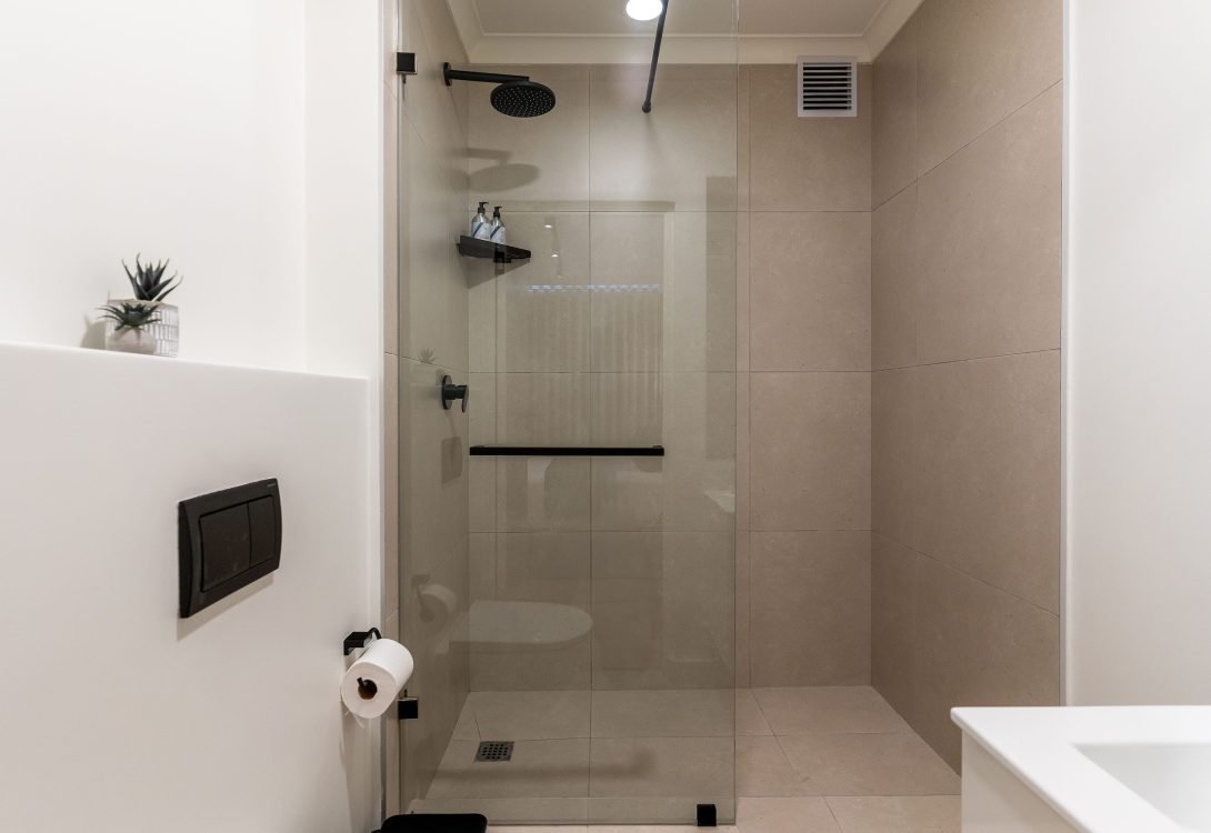 imgi_3_Diamond-Views-Luxury-Sea-Point-Apt-with-views-3-1090×750