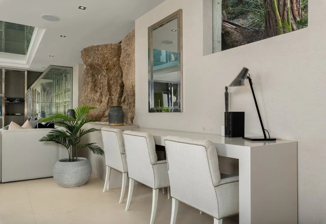 imgi_41_Clifton-Luxury-Vista-Villa-63-1090×750