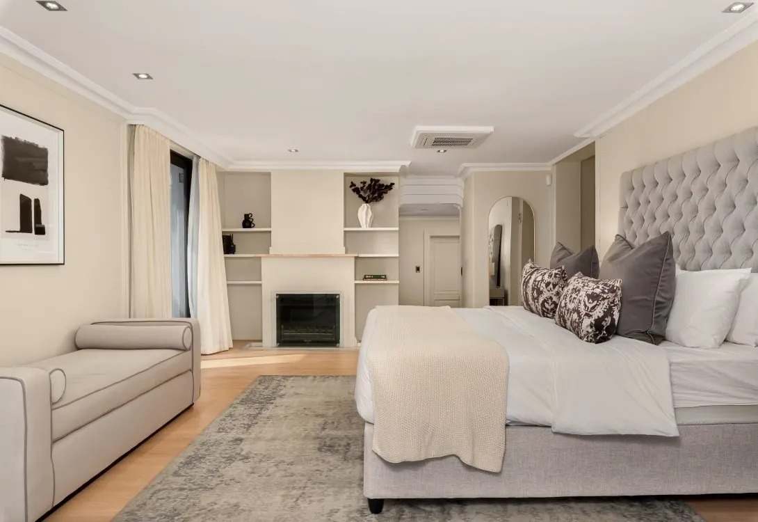 imgi_47_Clifton-Luxury-Vista-Villa-25-1090×750