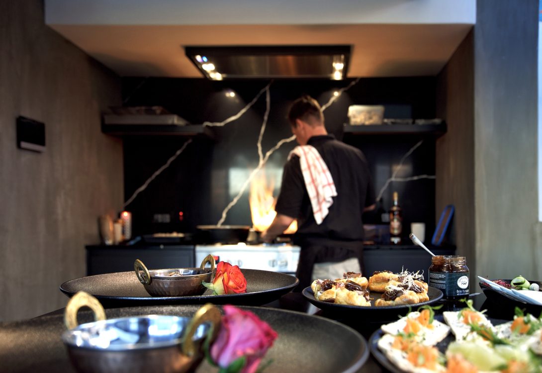 imgi_48_Avant-Garde-Hout-Bay-Luxury-villa-Pool-Serviced-Outdoor-BBQ-52-1090×750