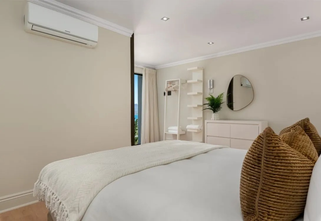 imgi_48_Clifton-Luxury-Vista-Villa-3-1090×750