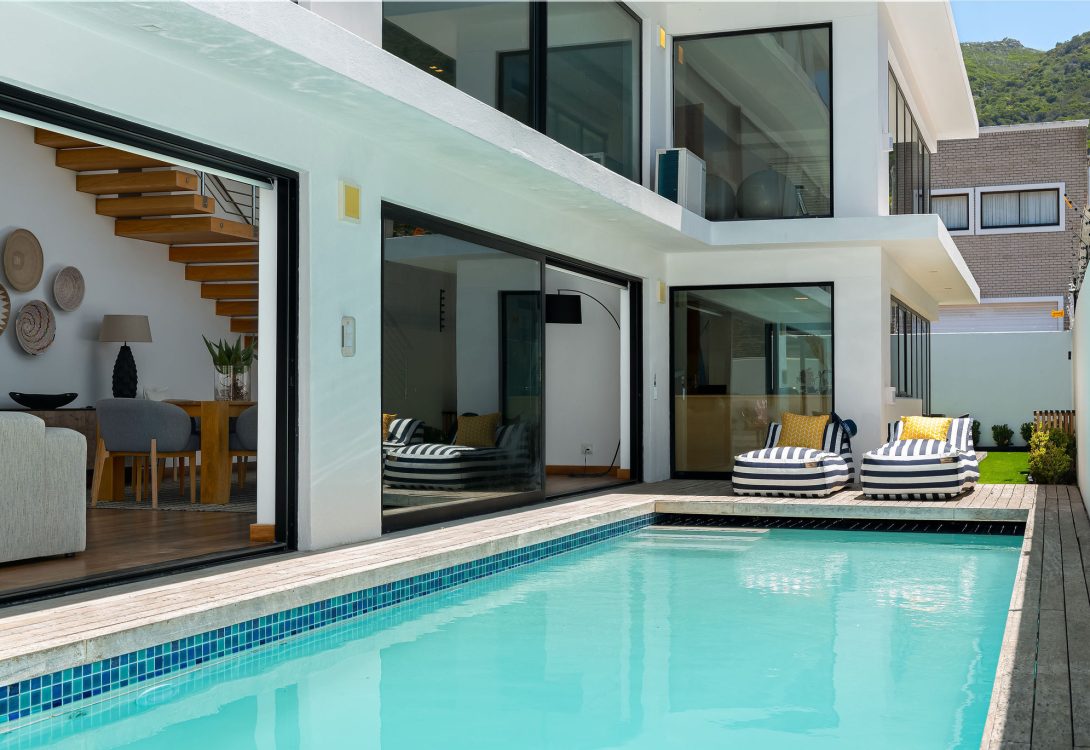 imgi_4_Skye-Haven-Hout-Bay-Villa-21-1090×750