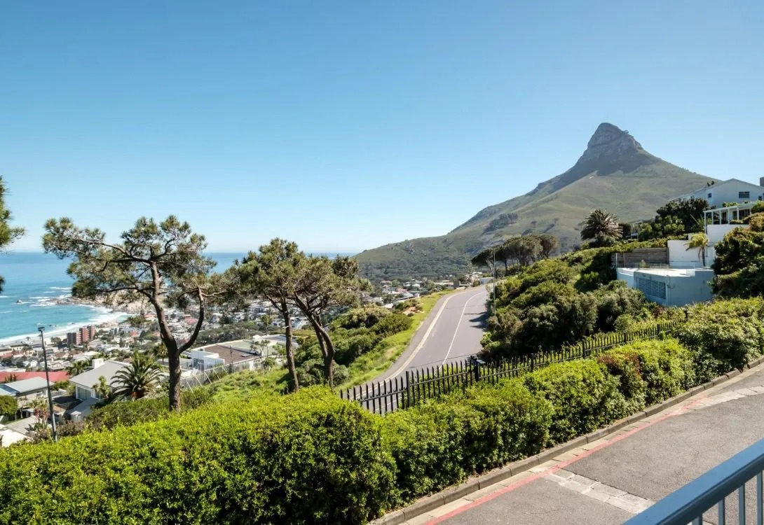 imgi_5_Bayview-Rise-Camps-Bay-apartment-28-1090×750