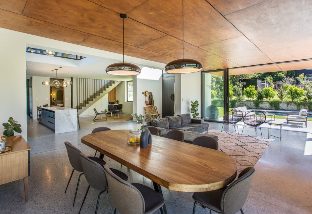 imgi_60_BlackBarn-Villa-Hout-Bay-Valley-Road-79-1090×750