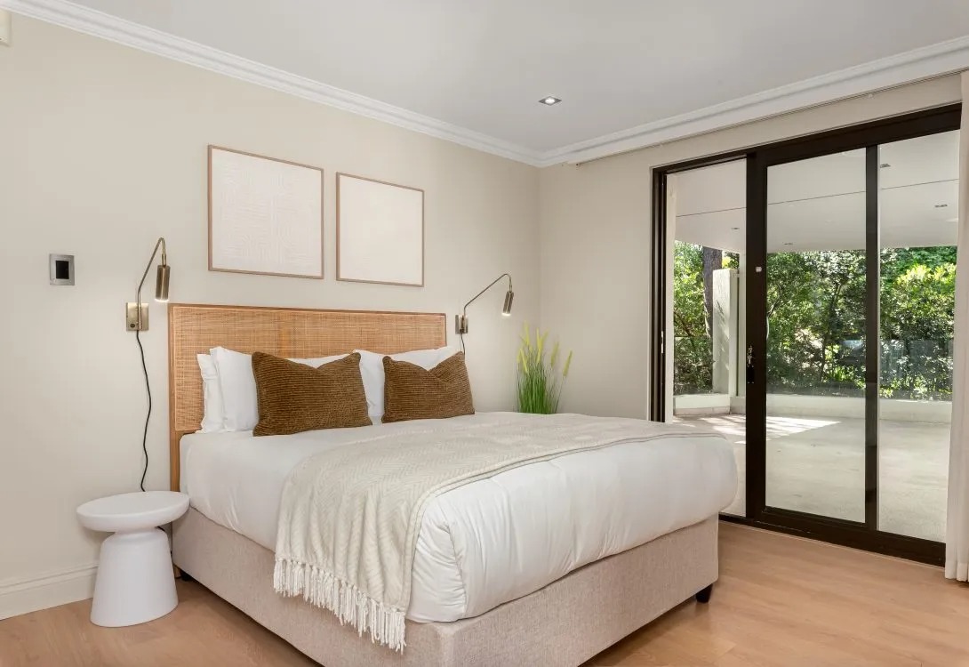 imgi_65_Clifton-Luxury-Vista-Villa-50-1090×750