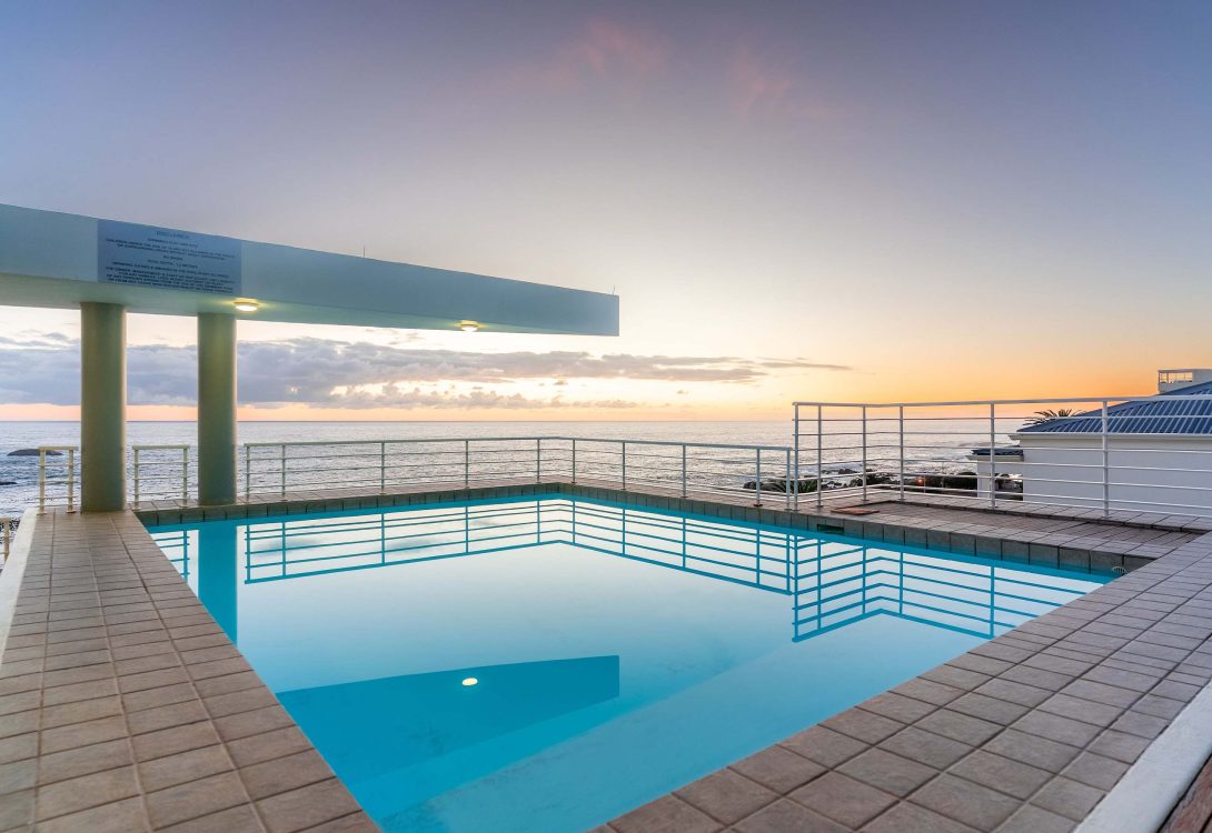 imgi_6_Sunset-Azure-Villa-Sea-Views-Sleeps-14-2-Pools-10-1090×750