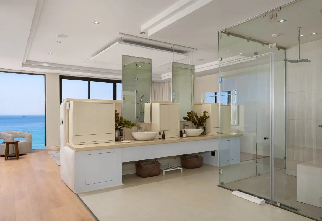 imgi_72_Clifton-Luxury-Vista-Villa-28-1090×750