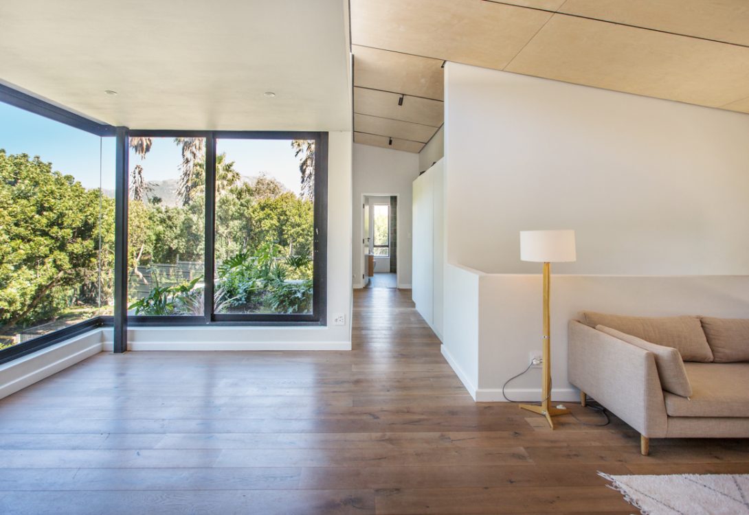 imgi_73_BlackBarn-Villa-Hout-Bay-Valley-Road-51-1090×750