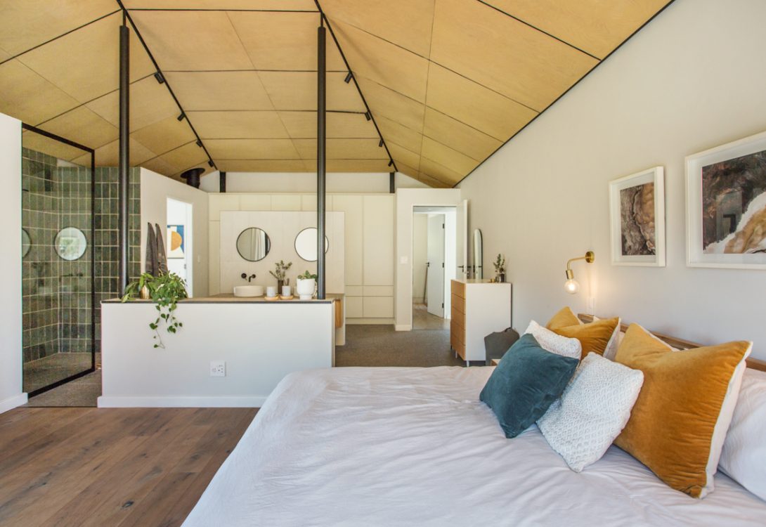 imgi_79_BlackBarn-Villa-Hout-Bay-Valley-Road-42-1090×750