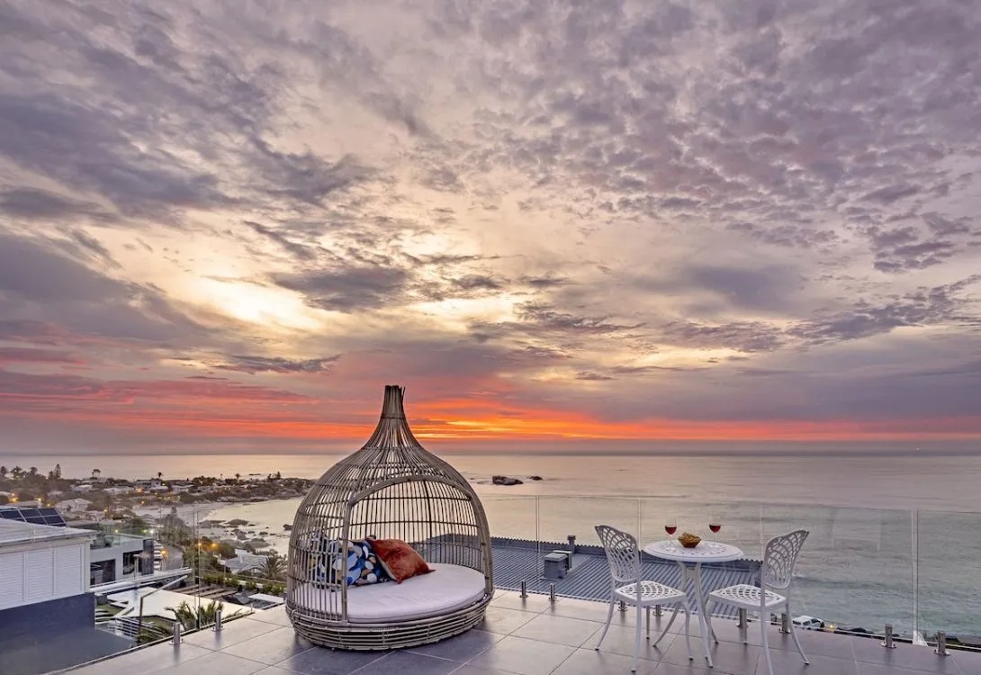 imgi_85_Clifton-Petite-Villa-Shared-Spaces-Small-Deck-6-1090×750