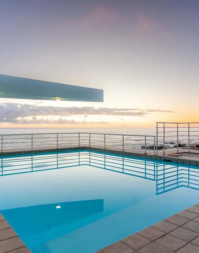 imgi_8_Sunset-Azure-Penthouse-Camps-Bay-4-675×855