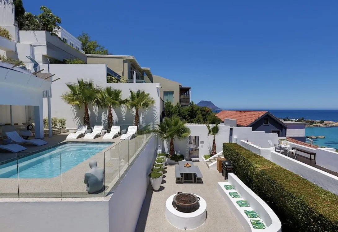 imgi_94_Clifton-Petite-Villa-Shared-Spaces-Fire-Pit-6-1090×750